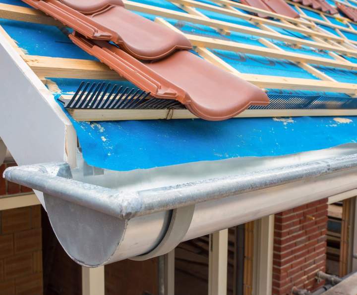 Pose de gouttières Indre-et-Loire